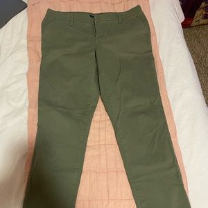 Slacks/dress pants